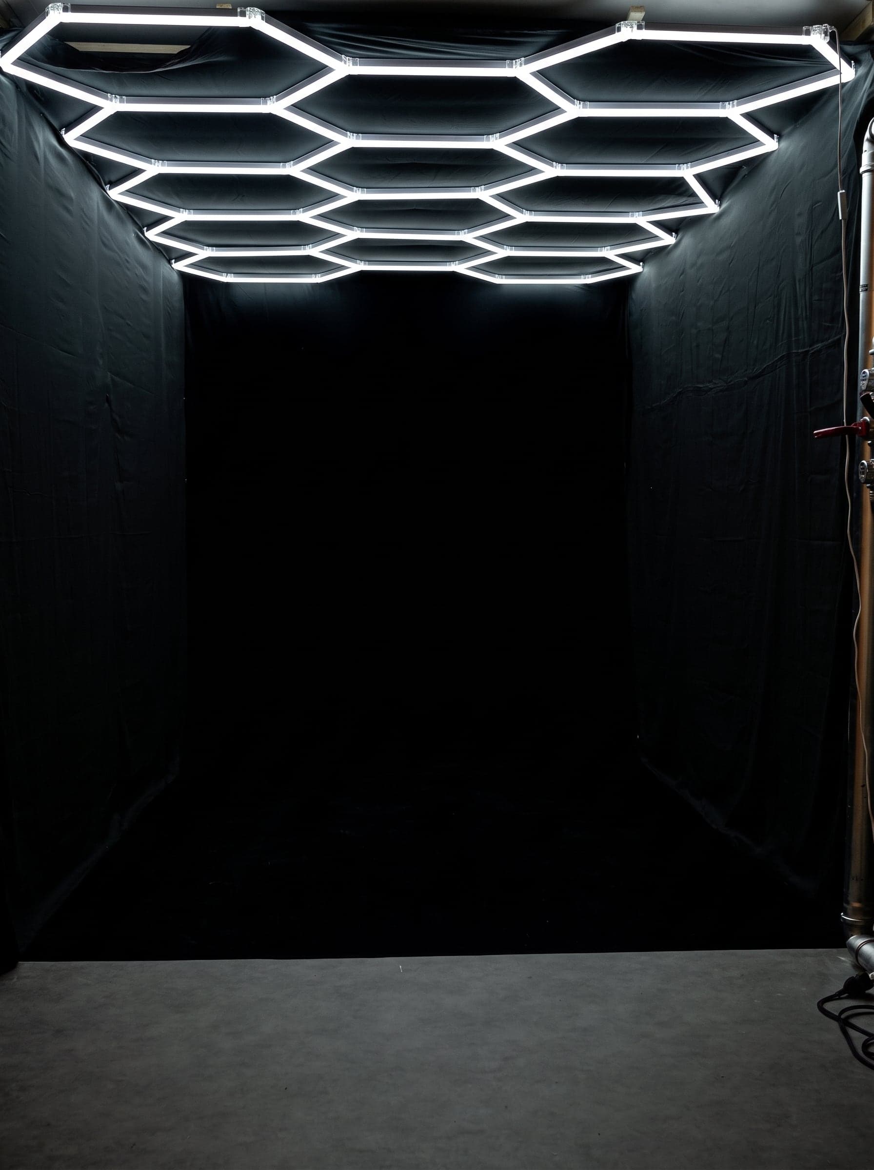 Hexagon-Dark-Set mit LED-Wabendecke